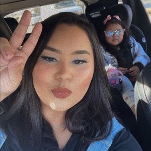 Meet your Posher, Livi